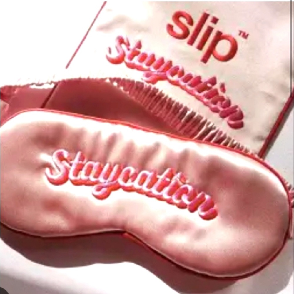 💰HostPick💰 NWT SLEEP MASK and PILLOWCASE - STAYCATION SET ➡️ SOLD OUT - Picture 7 of 7